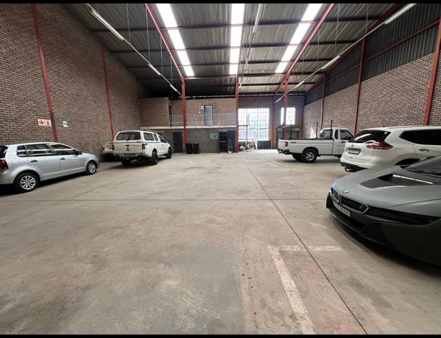771M² WAREHOUSE TO LET IN STRIJDOMPARK